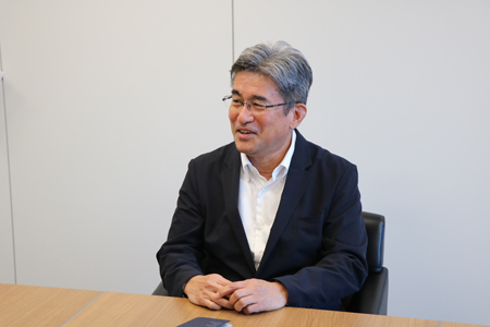 田井 義信氏