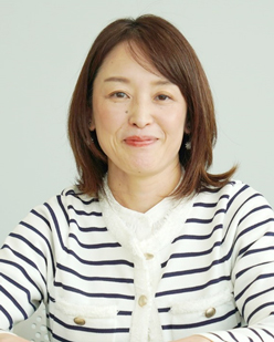 今西 亜裕美 氏