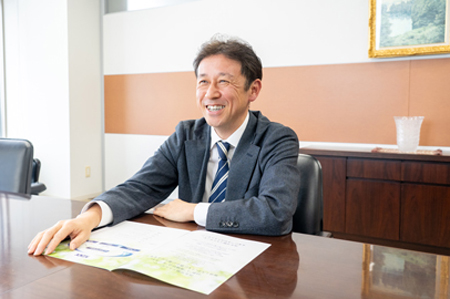 鈴木 吾朗 氏