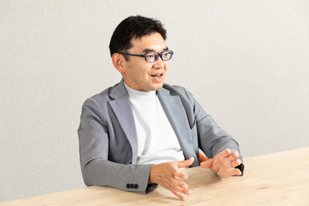 堀内 謙介氏