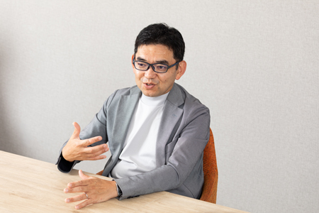 堀内 謙介氏